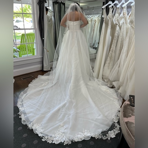 NWT Pronovias Geiranger wedding dress - Picture 8 of 12